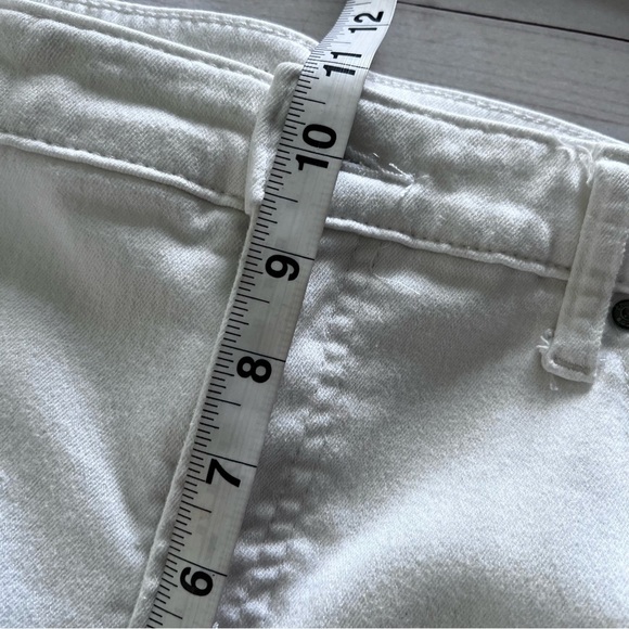 Chicos So Slimming Frayed Shorts in White size 10 - Picture 12 of 14